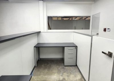 Mostrador comercial fabricado a medida para espacio Life Fitness en Guayaquil