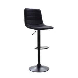 Butaca alta giratoria para cafetería con base metálica cromada y asiento acolchado negro con espaldar bajo.